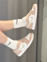 รองเท้าผู้หญิง Nike Air Jordan 1 Low Crimson Tint - DC0774-120 - 37.5