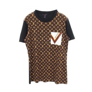 【สินค้ามือสอง】 หลุยส์ วิตตอง LOUIS VUITTON เสื้อยืดแขนสั้น ลายเรโทรโมโนแกรม มีกระเป๋า รุ่น RW202W YC