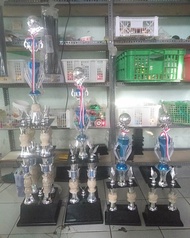 piala sepak bola satu set