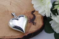 Silver thai Jewelry จี้เงินแท้925 รูปหัวใจ ขนาดใหญ่ Large heart-shaped 925 sterling silver pendant.