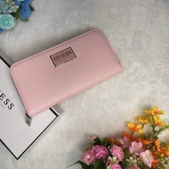 GUESS กระเป๋าสตางค์ยาวสีทึบผู้หญิงแฟชั่นใหม่ผู้หญิงผู้ถือบัตรเหรียญกระเป๋าสตางค์ผู้หญิงที่เรียบง่าย