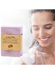 120g核桃顆粒去角質皂,輕柔清潔,使角蛋白光滑柔軟,手工椰子油和乳木果油身體清潔皂可幫助通暢毛孔和深度清潔肌膚