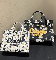 🌼Coach cargo tote 小雛菊 花卉印花 托特包