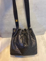 Vintage Chanel 黑色牛皮水桶袋