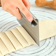 SCRAPER BESI PEMOTONG ADONAN / SCRAPER SNLESS / SCRAPER KUE BESI
