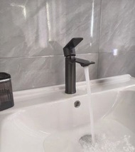 🔷出售各類優質水龍頭🔷️  各國名廠水龍頭🔷️ 廚房水龍頭 🔷️ 浴室水龍頭🔷️ 面盆水龍頭🔷️ 浴缸水龍頭🔷️ 專業安裝維修服務 🔷各類水龍頭安裝 🔷水龍頭、水制、維修水喉管路接駁 🔷洗手盆櫃安裝 