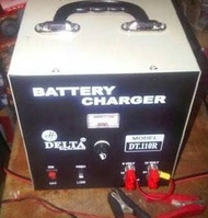 Battery ChargerCharger accucas aki Delta 10A