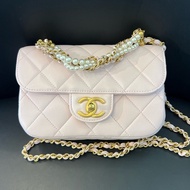 Chanel 香奈兒 26C 淺粉色羊皮珍珠鏈方胖子手提單肩包 26年。