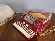 【卡卡頌  歐洲古董】義大利 古董 手風琴 (附原裝手提盒) 歐洲老件 樂器 拍片租借  ss0750
