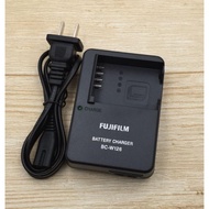 Fujifilm NP-W126 NP-W126S W126 battery Charger for camera XT100 XT2 XT1 A3 PRO2 100F T20 X-E1, X-E2, X-E2S, X-E3 HS30EXR, HS33EXR, HS35EXR, HS50EXR