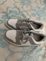 全新 Taiwan Net 灰白 Grey Dunk Low Eur38