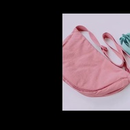 Half Moon Bag ala mirip Uniqlo Tas Selempang bahu slempang wanita - Merah Muda