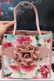 (新春特價 😊) 日本購入 香奈風 山茶花手袋 Chanel style Japan handbag 少女 春夏季 民族風 去街必備 (另有翡鐲 壽山 硯 茅台 和田 手袋 水鑽髮飾 珍珠鏈  Luc