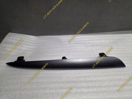 คิ้วบนกระจังหน้า MAZDA 2 SKYACTIVE (ข้างซ้ายและขวา) ** ของแท้ MAZDA **