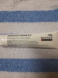 Unicare Baxter 水溶性乳霜B.P. 100g AQUEOUS CREAM (有多支)$8一支，$10兩支「水溶性乳霜」含有較高比例的水份，特別適合日常滋潤皮膚。~不油膩，不含藥性及香水成份，能補濕及滋潤皮膚，恢復皮膚的光滑度，柔軟度和柔韌性。~用作保濕：輕塗於潔淨及乾燥的皮膚表面，可按需要重複使用。~用作肥皂替代品：弄濕皮膚，塗抹於皮膚上，然後用清水沖洗乾淨。平郵加$8，順豐到付，何文田站交收