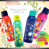 Botol air tupperware berwarna warni