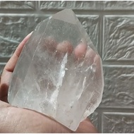 Rough white quartz pillar. healthy. can stand.