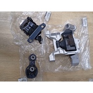 ENGINE MOUNTING RIGHT / LEFT / REAR > MAZDA 3 BN 1.5CC 2016 - 2018 > B60S 39 060 / B60T 39 070 / B61