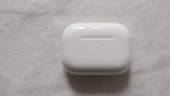 二手原裝Apple Airpods pro 2 MagSafe A2968 (黑色包膠Black colour)charger case充電盒，沒有左右耳機,90%新冇單冇保養，不退不換。荃灣區MTR交收，時間、地點另議！(注意:圖片為之前已售的，現出售的是原裝黑色包膠USB type C 版Airpods pro 2 充電盒）