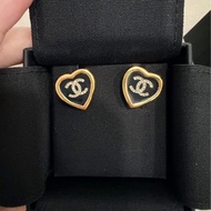 （全新）香奈兒 Chanel 25B 黑金愛心耳針 耳環