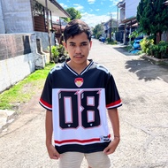 Jersey Looks cool and sporty with Jersey 08 Oversize
