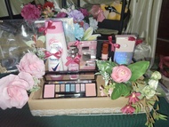 Hantaran pernikahan kosmetik nuansa pink mahar seserahan kado hadiah parsel bingkisan lamaran