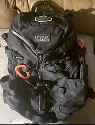 mystery ranch 2 day assault 黑色 頂心部手挽位加咗傘繩