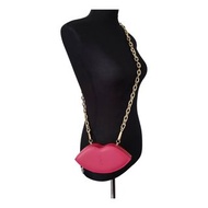 YSL聖羅蘭歐美專櫃化妝包改造超美超可愛摩登紅色皮革嘴唇造型自製金鏈斜背包 晚宴包 嘴唇包