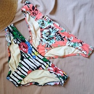 Bikini bottom size L