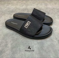 MANADO .Dép nam quai ngang cao cấp. .Quai da sit mềm khâu quai chắc chắn .đế cao su chống trơn trượt
