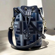 FENDI  Mon Tresor 水桶包/藍