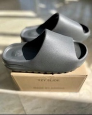 【黑瑪瑙】adidas Yeezy Slide “Onyx” 運動拖鞋 黑色 黑瑪瑙 男女同款