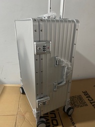 特色系列：出口款20 吋1：9 比例開蓋全鋁合金行李箱 + 送透明保護套；20 inch full aluminium luggage  + plastic protection cover 56 x