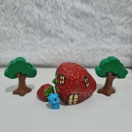 Strawberry House Diorama Set