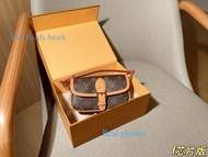 [na9 Ready Stock] Size: 18cm Gift Box Packaging Mini Baguette Bag Handbag Shoulder Bag Messenger Bag