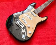 fender squier mini 黑色 stratocaster GUITAR 細身電結他 品相如圖,不交換