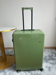 New： 亮面綠27 吋行李箱； 27 inch luggage 70 x 45 x 26cm