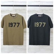 FOG ESSENTIALS 1977植絨字母短袖T恤【最新款】