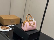 Coach迷你波士頓包，粉紅色，帶花朵吊飾，18*12厘米