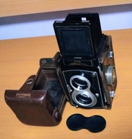 【經典古董雙反】1960年代 上海牌 4型 TLR 120菲林相機｜連原裝皮套、鏡頭蓋（Seagull 海鷗前身）