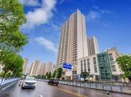 Chongqing Xinhe Express Hotel (Lianhua Light Rail Station)