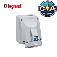 Legrand P17 IP67 Surface Mounting 16A 2P+E 200-250V (055303) - 555354