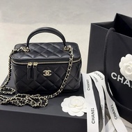 67 chanel OHANEL Classic Portable chanel Cosmetic Bag Black Lunch Box Bag Built-in Makeup Mirror Cha