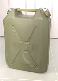 60-70年代軍用儲水桶.軍綠色塑膠儲水罐水桶露營