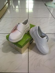 【專賣二手物】[全新]AML愛美樂 氣墊護士鞋