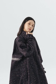 KiU 空氣感5秒快穿套頭式雨衣 - 宇宙星空 - 酷黑一般尺寸