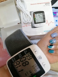 19個$99@1,⭐️手腕式血壓計⭐️#家居抗疫 #護身符最新2022🎊🎊血壓機 $99呢款係手腕式設計，比手臂式更輕巧方便👍🏻，配上語音提出，適合小家庭👨‍👩‍👧‍👦/出遊時✈️為攜帶，真的系非常方便，居家必備的不二之選，每天測量，測出你的健康，大家絕對唔可以錯過呀🤗！隨住年紀嘅增長👴🏻👵🏻，大家都越來越注重自己/家人嘅健康，高血壓係隱形殺手📈，可導致心臟病💔、中風等，而且量血壓唔係老人家專利👵🏻👴🏻，後生一輩都應該多注重自己嘅