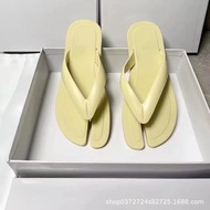 [In Stock] _ Magela Flip-Flops Flip-Flops Flat Beach Shoes Women Split-Toe Flip-Flops Flip-Flops Outer