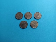1997 香港紀念硬幣6枚(25元已賣出)，1967，1971-72，1977-78 香港依利沙伯女皇二世五仙共5枚29元，1994，1995，2000，2005 美國硬幣4枚15元