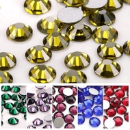 QIAO 7.1mm-7.3mm Colorful Crystal With Non-hotfix Glass Glue On Flatback Rhinestone